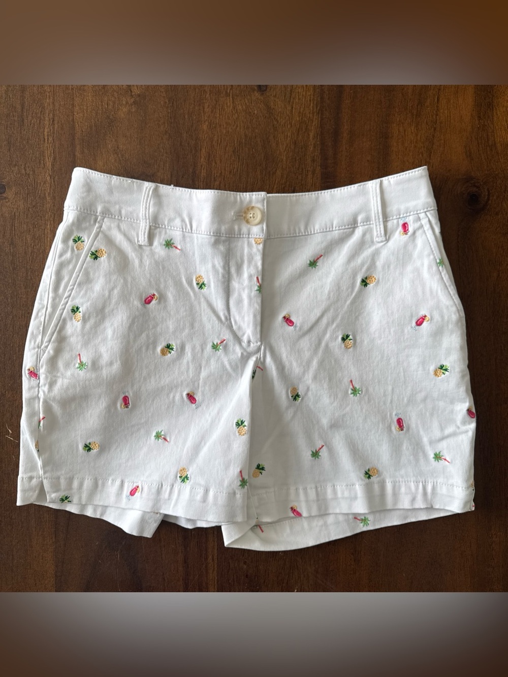 NEW Tommy Bahama White Embroidered Chino Shorts Womens 0 Palm Tree Pineapple
